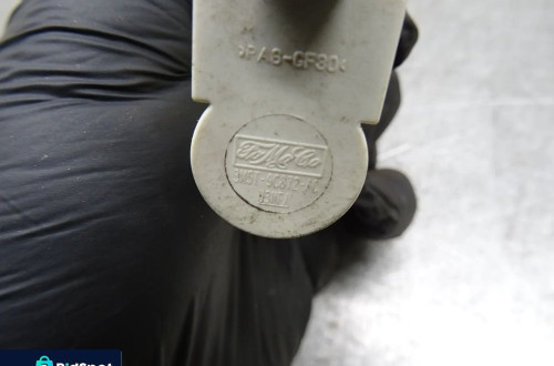 FIESTA MK7 / VOLVO V70 III 07-12 2.4D CZUJNIK STOP STOPU 3M5T-9C872AC