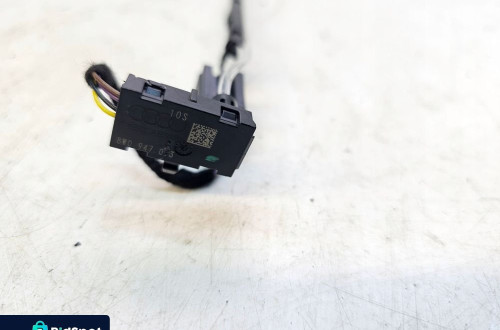 LISTWA LED TUNELU LEWA AUDI A4 B9 8W0947093