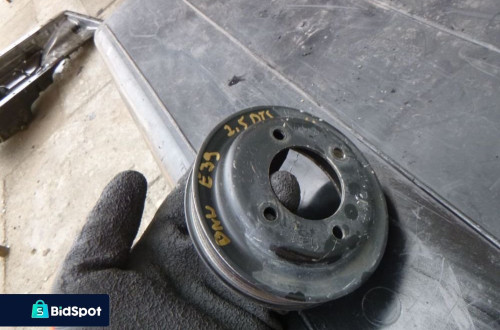 BMW E39 2.5 TDS KOLO PASOWE POMPY WODY 2246129