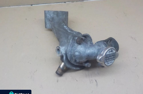 KIA CARNIVAL 2.9 OBUDOWA TERMOSTATU