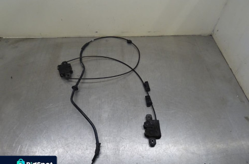 VOLVO V70 III 07-12 2.4D ZAMEK LINKA ZAMKI MASKI PRZÓD