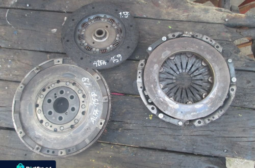 docisk tarcza sprzęgło koło zamachowe Alfa 159 1.9 JTD