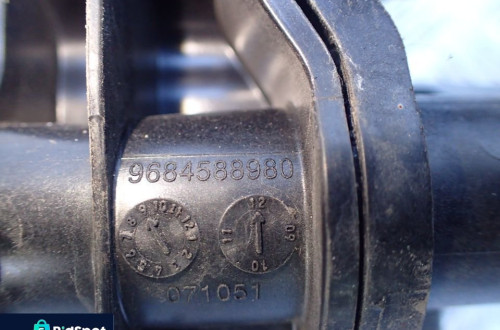 OBUDOWA TERMOSTATU PEUGEOT 308 3008 1.6 E-HDI  RADOM