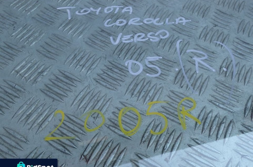 SZYBA DRZWI PRAWY PRZOD TOYOTA COROLLA VERSO 05 RADOM