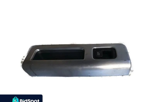 VOLVO V50 04r UCHWYT DRZWI-LEWY TYŁ-8679678