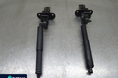 VOLVO V70 III 07-12 2.4D ZAWIASY SIŁOWNIKI KLAPY TYŁ