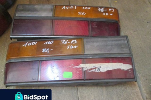 LAMPA TYLNA AUDI 100 C2 76-83 LEWA LUB PRAWA