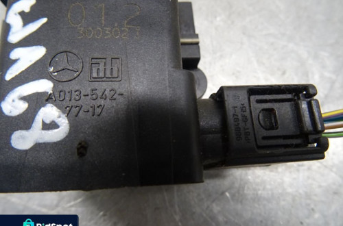 MERCEDES W168 LIFT 01-04 POTENCJOMETR GAZU A0135427717