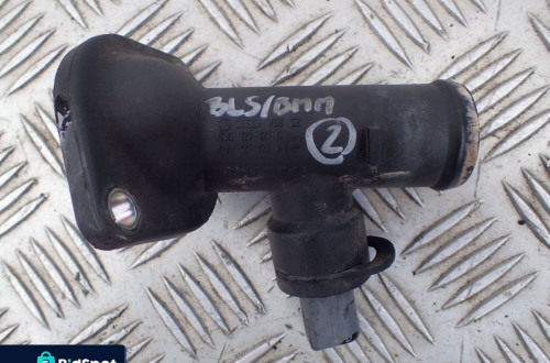 OBUDOWA TERMOSTATU 03G121121D AUDI 2.0 TDI BMM