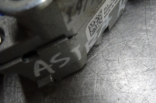 OPEL ASTRA K KOMBI 1.6CDTI ZACISK PRAWY LEWY TYŁ TYLNY