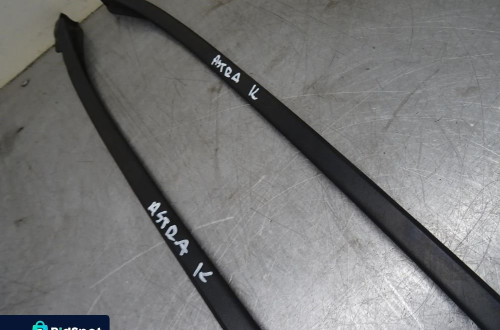 OPEL ASTRA K KOMBI 1.6CDTI LISTWA SZYBY CZOŁOWEJ PRAWA LEWA