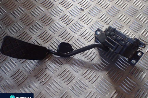 POTENCJOMETR GAZU AUDI A4 B7 2.0 TDI 8E2721523E RADOM