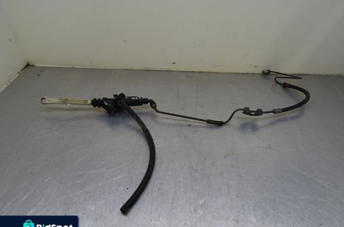 VOLVO V70 II 00-04 2.4D POMPKA PRZEWÓD SPRZĘGŁA WYSPRZĘGLIK 8636540