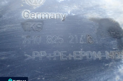 VW T5 osłona płyta podwozia 7H0825216C RADOM