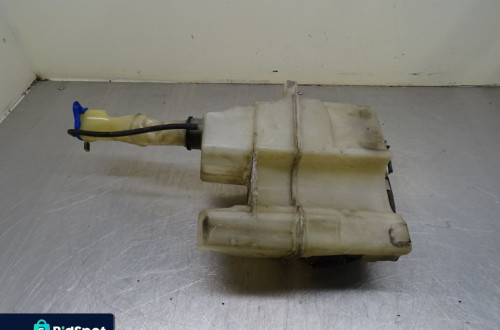 VOLVO S80 / VOLVO V70 II 00-04 2.4D ZBIORNICZEK PŁYNU SPRYSKIWACZY