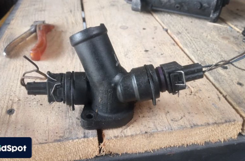 VW LT 2,5 SDI KROCIEC WODY 074121132