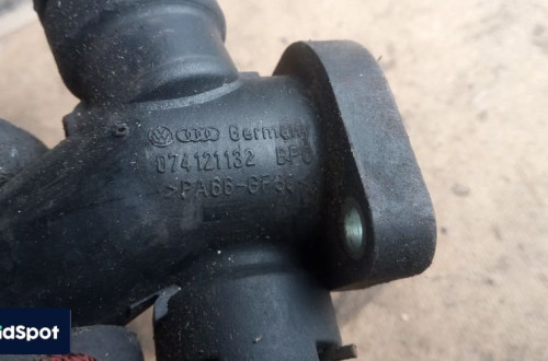 VW LT 2,5 SDI KROCIEC WODY 074121132