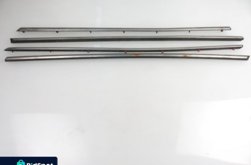 LISTWY ZAGARNIAJĄCE MERCEDES 123