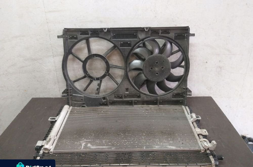 CHŁODNICA WODY WENTYLATOR OBUDOWA KLIMA AUDI A4 B9 8W0145804D