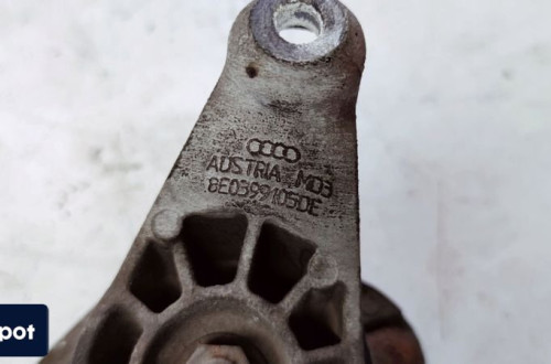 ŁAPA PODUSZKA SKRZYNI AUDI A4 B6 B7 8E0399105DE