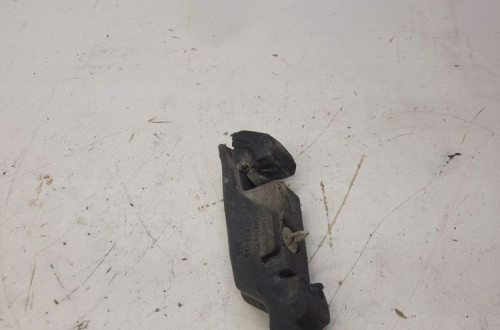 PIANKA WYGŁUSZENIE BŁOTNIKA AUDI A1 8X 8X0823721