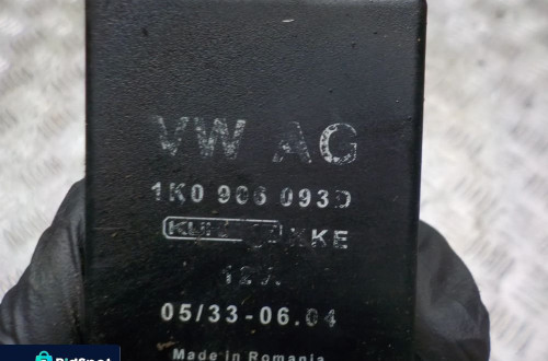 VOLKSWAGEN AUDI MODUŁ POMPY PALIWA 1K0906093D