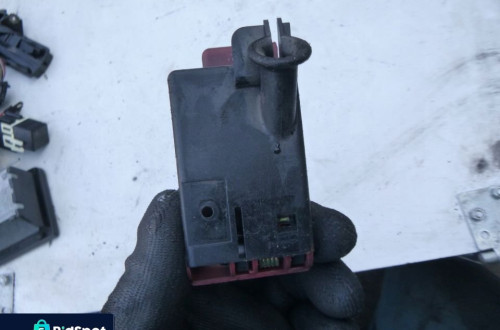 MERCEDES W210 UCHWYT RACZKA OTWIERANIA MASKI