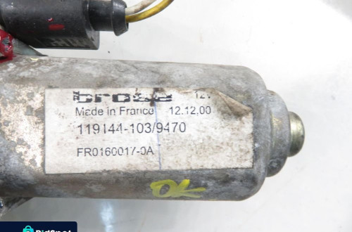 PODNOŚNIK SZYBY LEWY PRZEDNI FORD FOCUS MK1 XS4123201