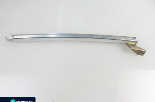 CHROMY SZYBY LEWY TYŁ  MERCEDES 123