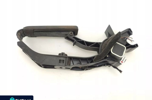 PEDAŁ GAZU POTENCJOMETR MERCEDES C W203 A2033000104 6 PIN