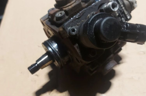 Kia Hyundai 1.5 crdi pompa wtryskowa 33100-2A410 0445010124