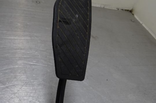 KIA CARENS II 02-06 2.0CRDI PEDAŁ POTENCJOMETR GAZU 35190-2700