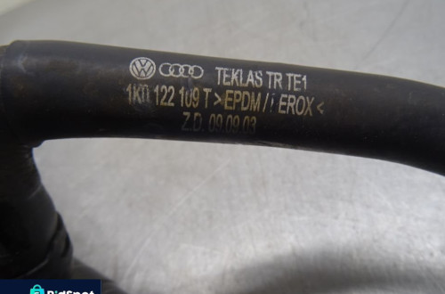 VW GOLF V HB 5D 03-09 1.4FSI OBUDOWA TERMOSTATU PRZEWODY