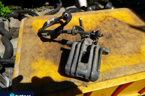 VW PASSAT B5 4X4 ZACISK HAMULCOWY TYL TYLNY PRAWY
