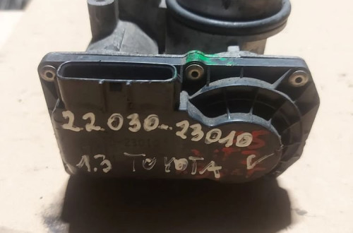 Przepustnica Toyota Yaris II 1.3 VVTI 22030-23010