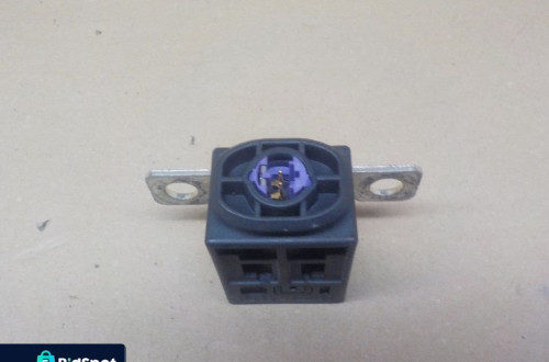 AUDI Q7 BEZPIECZNIK PIROTECHNICZNY AKUMULATORA 4F0915519