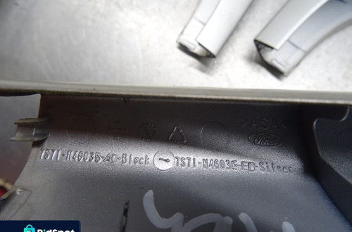 FORD MONDEO MK4 2.0TDCI 07-10 ZAŚLEPKA RELINGU ZAŚLEPKI RELINGÓW