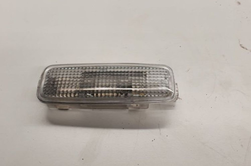 LAMPKA OŚWIETLENIE KABINY AUDI A3 A4 A6 4E0947105