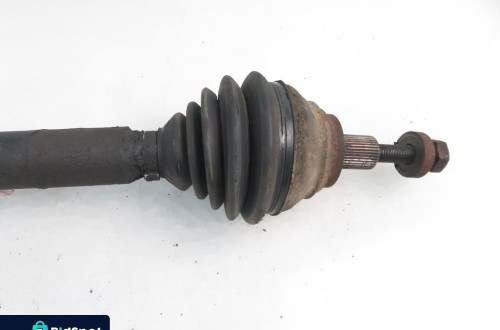PÓŁOŚ PRAWA PRZEDNIA VW PASSAT B6 2.0 TDI