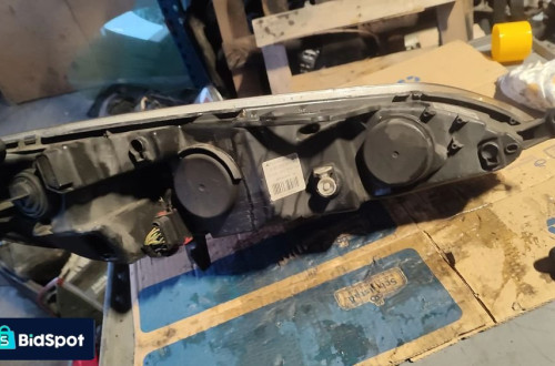 Lampa lewy przód Peugeot 407 anglik