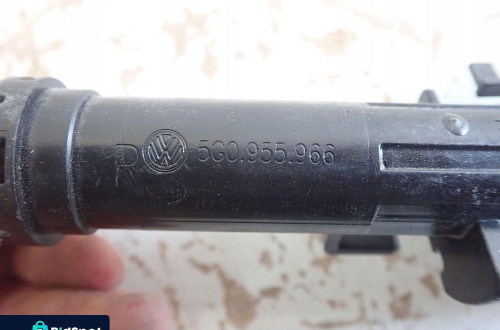 Spryskiwacz lampy prawy VW GOLF VII 5G0955966