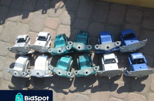 ZAWIAS TYLNE DRZWI TRAFIC VIVARO PRIMASTER 01-14