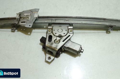 MECHANIZM PODNOSZENIA SZYB PRAWY PRZÓD MITSUBISHI PAJERO III 3.2DID