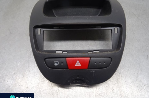 TOYOTA AYGO LIFT HB 5D 08-12 1.0B PANEL ŚRODKOWY RAMKA 55405-0H010