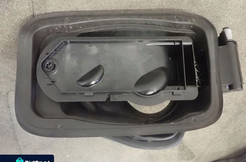 Wlew paliwa BMW 2 F45 F46 7302255