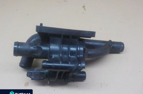 FORD COURIER OBUDOWA TERMOSTATU 9820023280