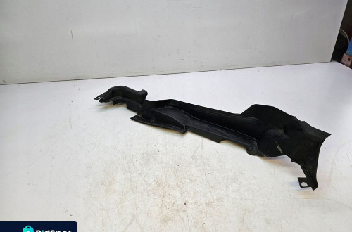 NAKŁADKA BŁOTNIKA LEWA AUDI A4 B9 8W0821169C