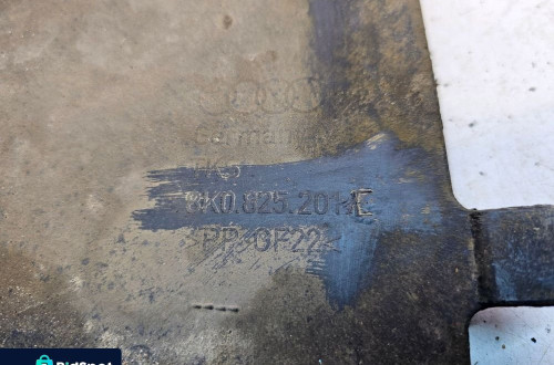 OSŁONA PŁYTA PODWOZIA LEWA AUDI A4 B8 8K0825201E