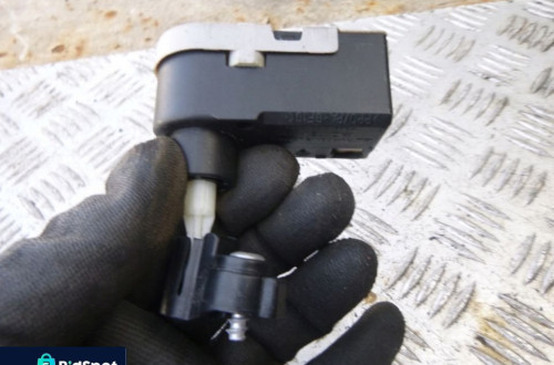 FORD MONDEO MK3 SILNICZEK LAMPY XENON 0307853310