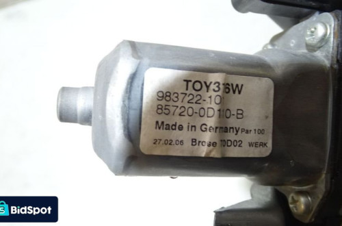 PODNOŚNIK SZYB LEWY PRZÓD TOYOTA YARIS II P9 1.0 857020F010